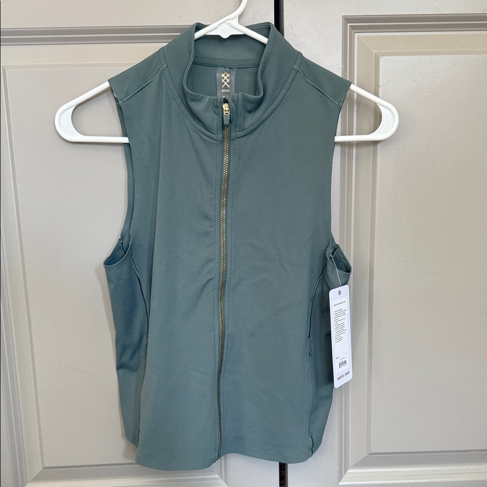 NWT- RHONE Revive Rib Zip Tank